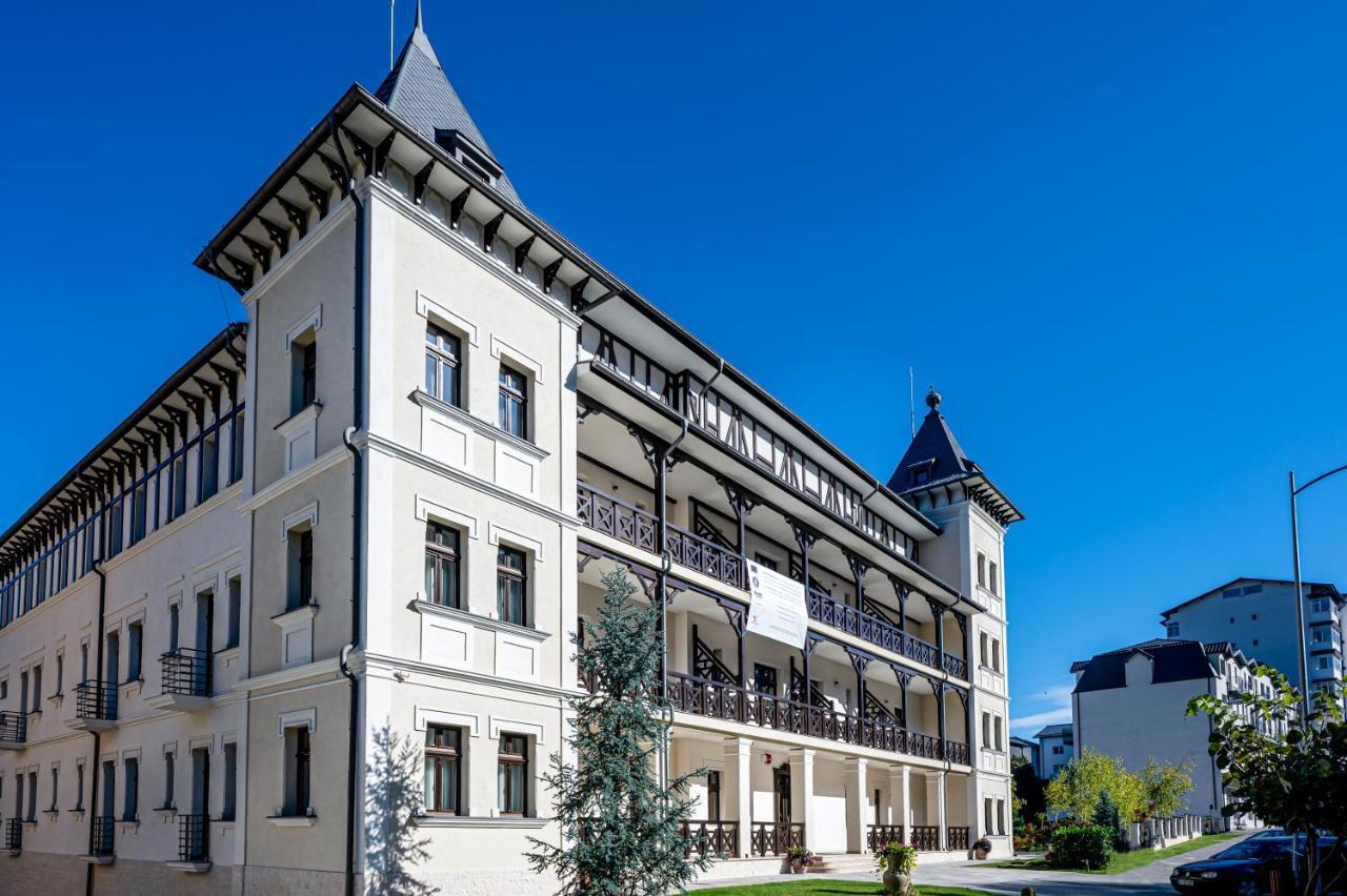 Hotel Carolin Călimăneşti 외부 사진