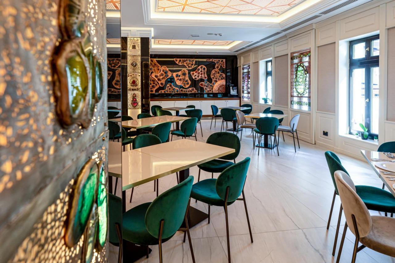 Hotel Carolin Călimăneşti 외부 사진