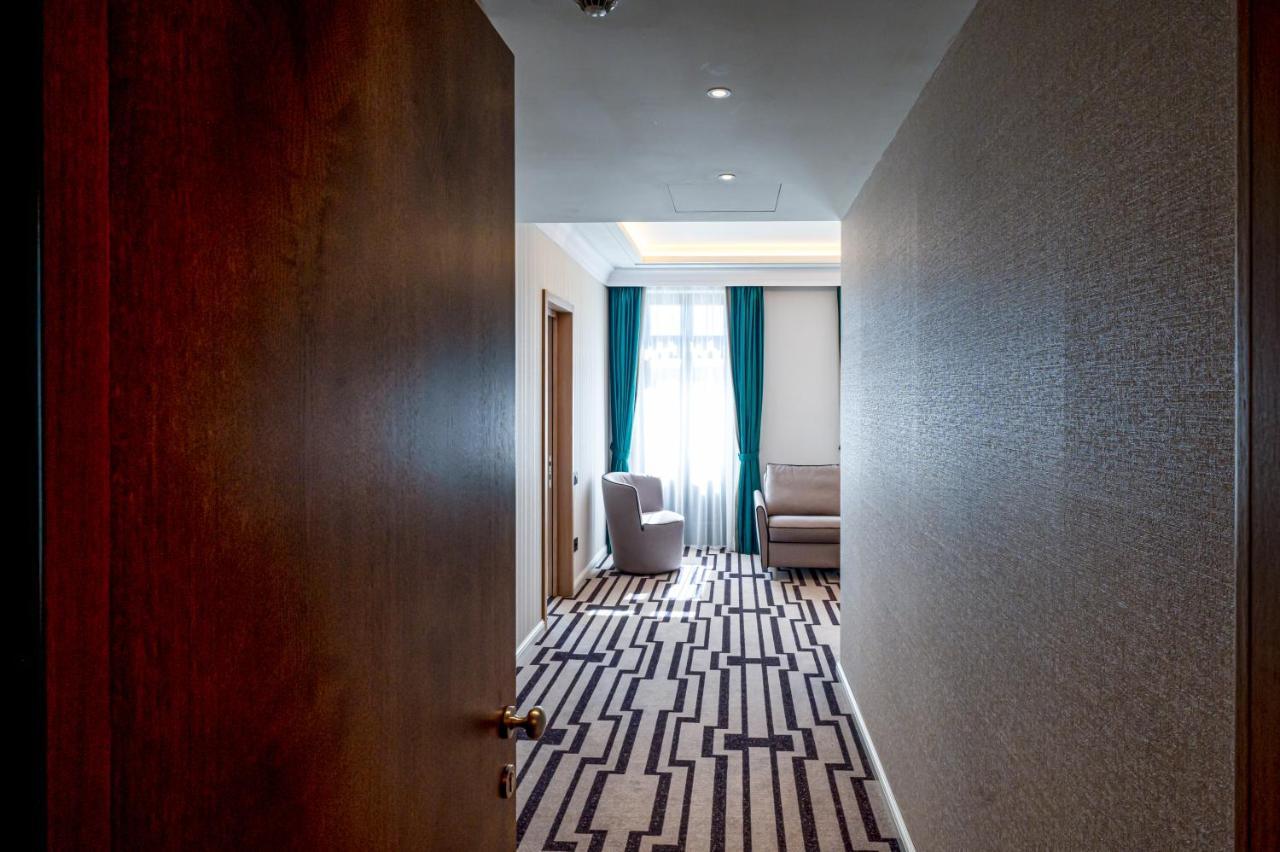 Hotel Carolin Călimăneşti 외부 사진