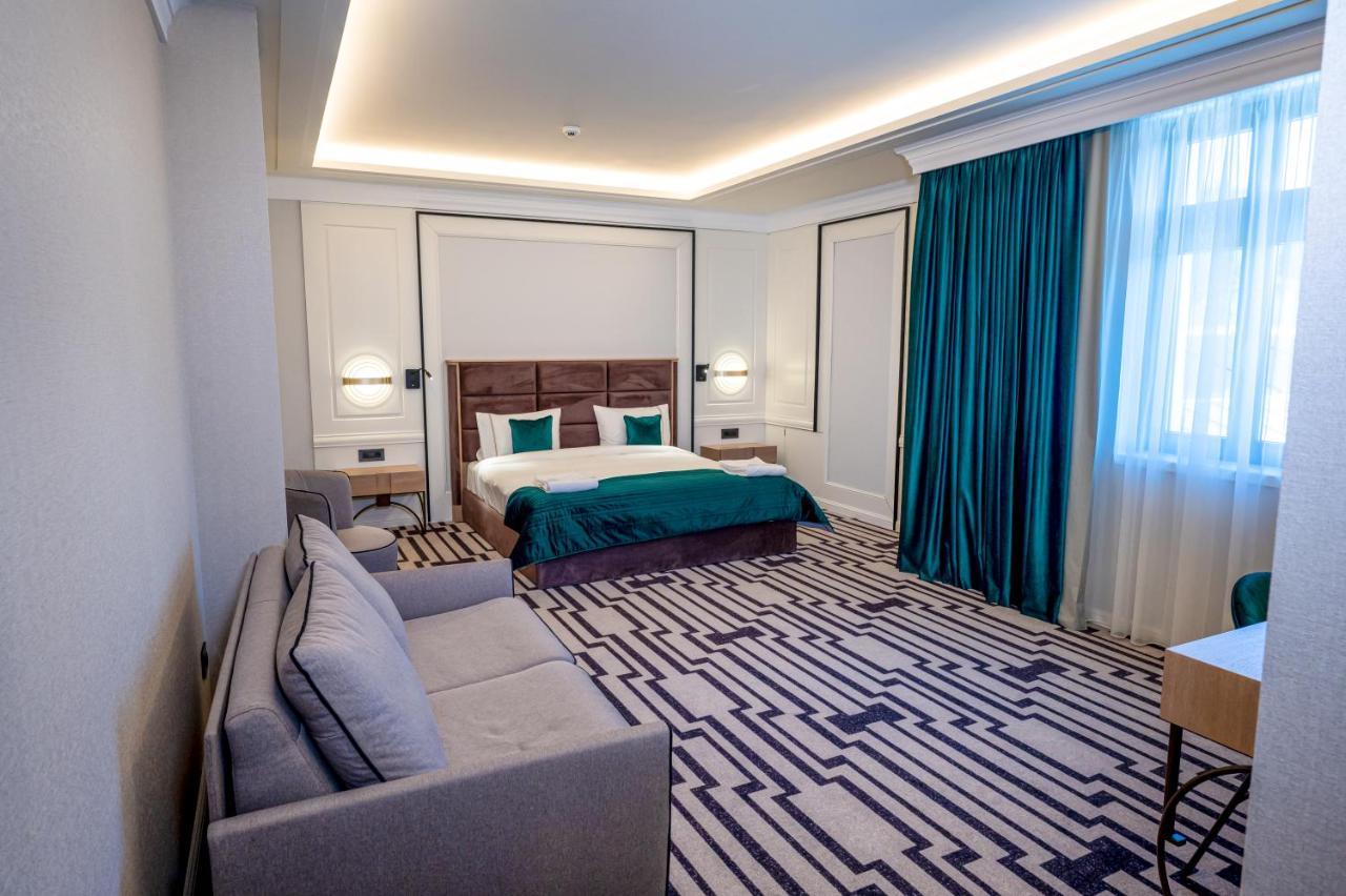 Hotel Carolin Călimăneşti 외부 사진