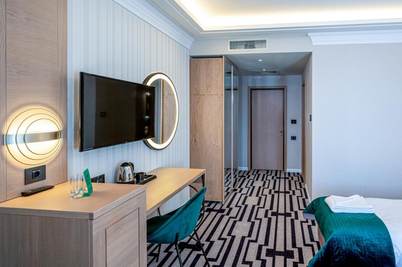 Hotel Carolin Călimăneşti 외부 사진